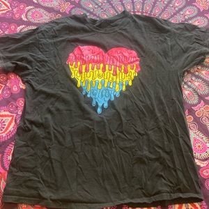 🌸Women’s Spencer XL tee